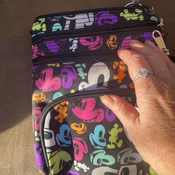 Disney parks Mickey crossbody - Picture 7 of 7